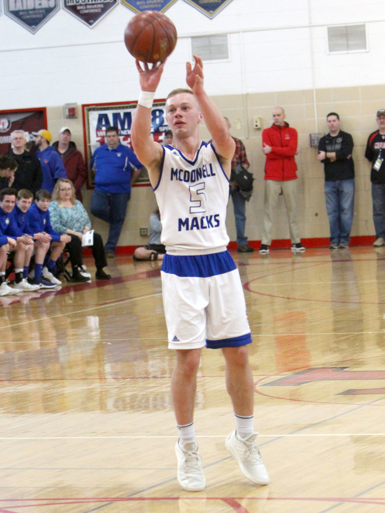 McDonell boys basketball vs Luck at Chi-Hi 3-9-19